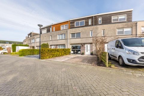 Bekijk de foto van: Irene Vorrinkland 28, Heerhugowaard - Echt Makelaars & Taxateurs