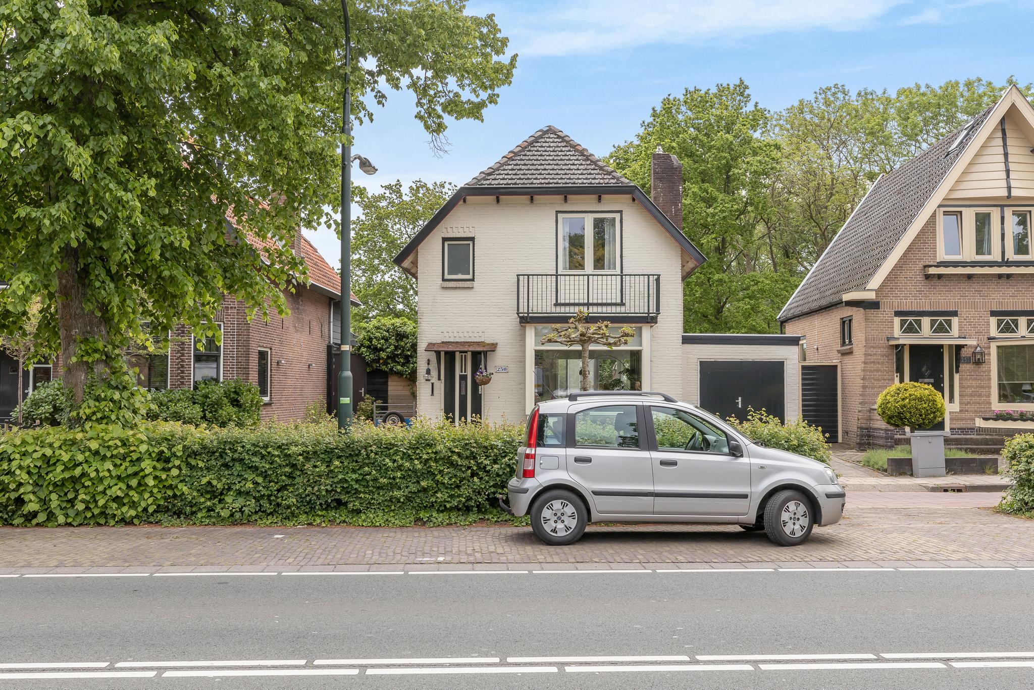 Bekijk de foto van: Kennemerstraatweg 250, Heiloo - Echt Makelaars & Taxateurs