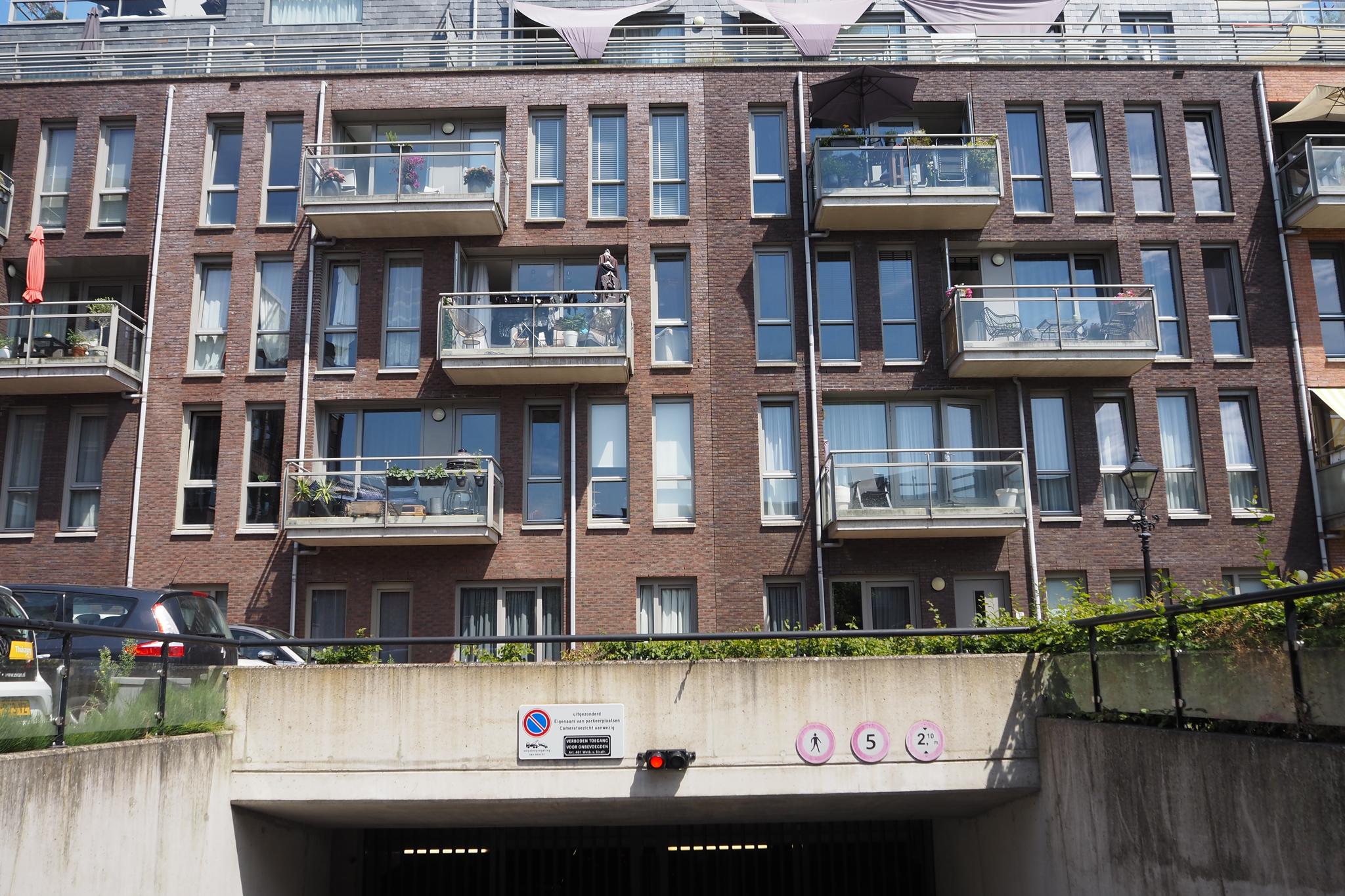 Bekijk de foto van: Parkeerplaats Schelphoek garage 51 0, Alkmaar - Echt Makelaars & Taxateurs