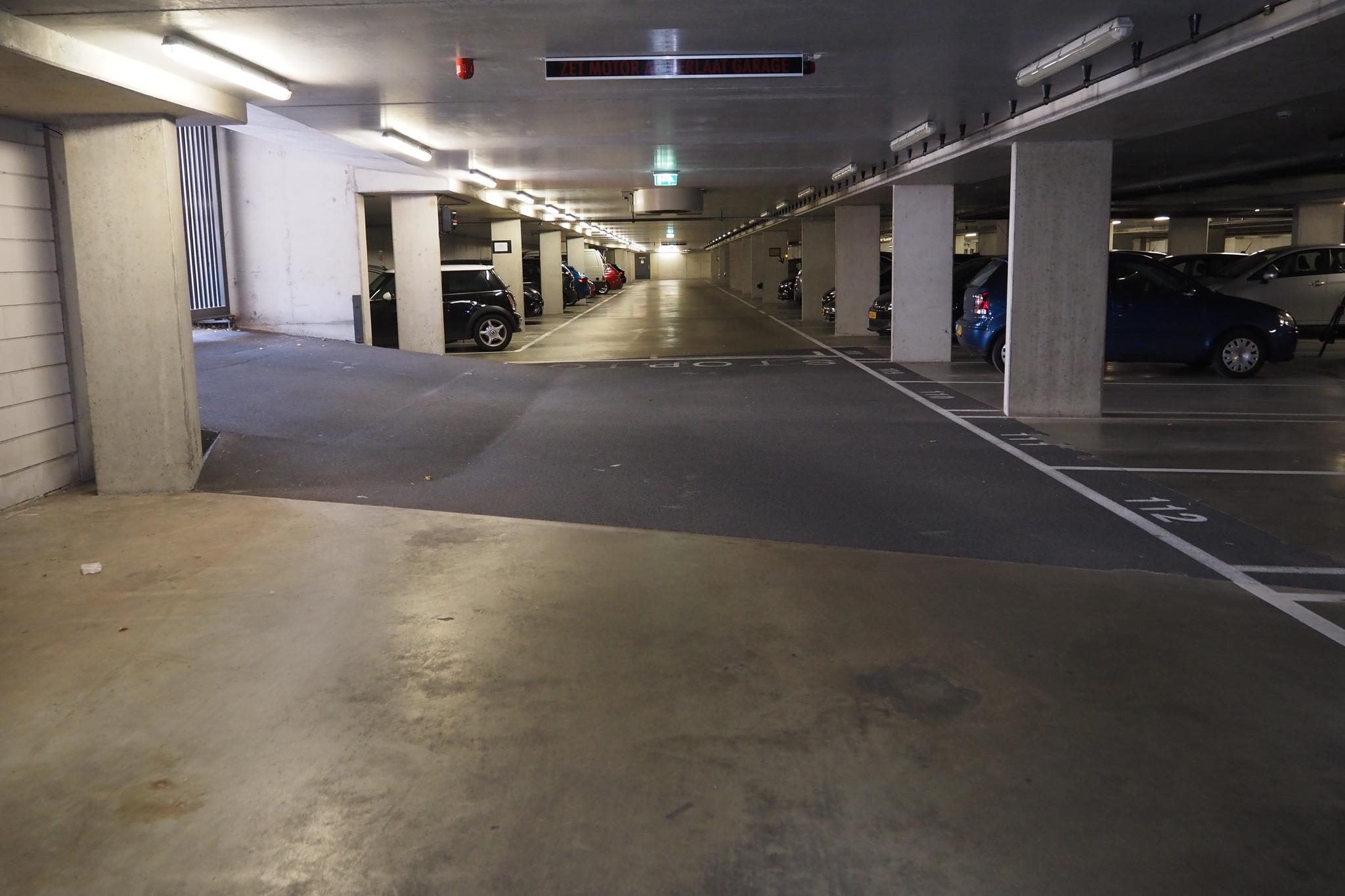 Bekijk de foto van: Parkeerplaats Schelphoek garage 51 0, Alkmaar - Echt Makelaars & Taxateurs