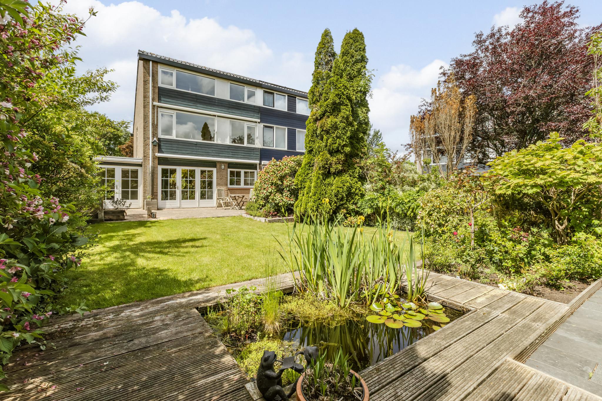 Bekijk de foto van: Raadhuisstraat 1, 1829 BV Oudorp in  - Echt Makelaars & Taxateurs
