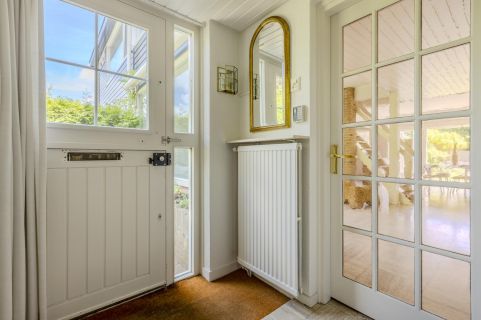 Bekijk de foto van: Raadhuisstraat 10, Oudorp - Echt Makelaars & Taxateurs