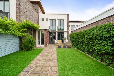 Bekijk de foto van: Van de Veldelaan 986, Alkmaar - Echt Makelaars & Taxateurs