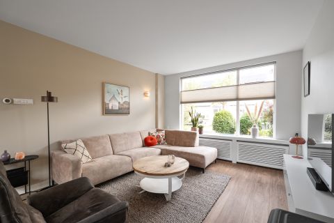 Bekijk de foto van: Castorstraat 28, Oudorp - Echt Makelaars & Taxateurs