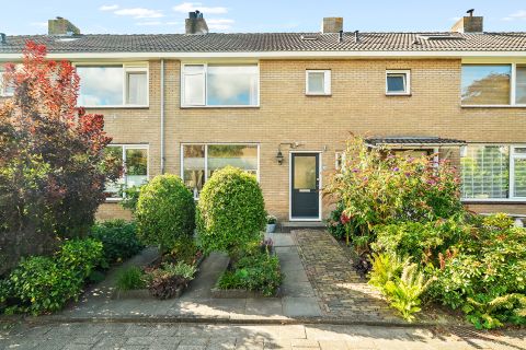 Bekijk de foto van: Castorstraat 28, Oudorp - Echt Makelaars & Taxateurs